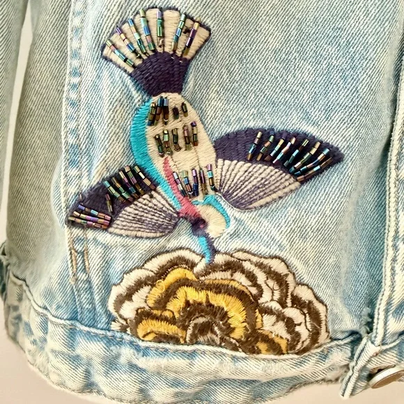 Blank NYC Embroidered hummingbird and floral embellished Denim Jacket M - Picture 10 of 10